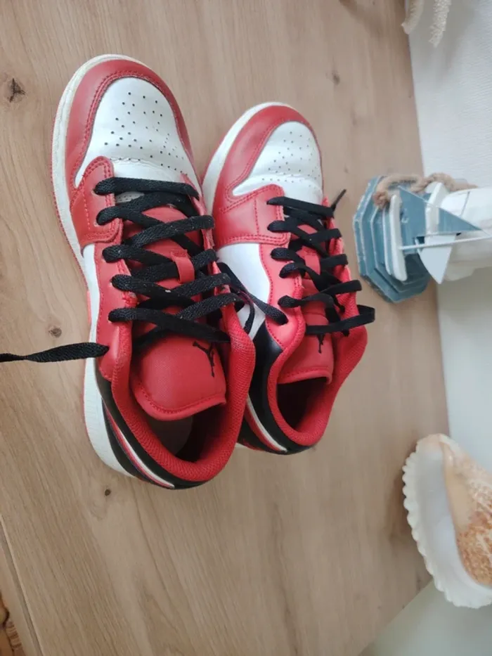 Baskets Nike unisexe pointure 38.5 - photo numéro 2
