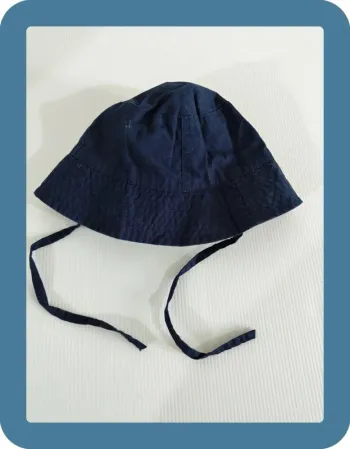 Petit chapeau bleu marine Pat & Ripaton, taille 6/12 Mois,