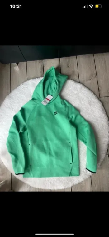 Sweat Nike tech
