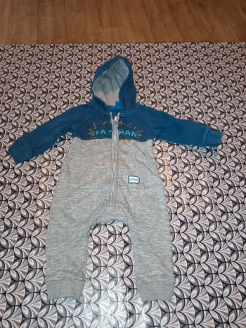 Combinaison bébé Batman 9 mois  gris bleu capuche