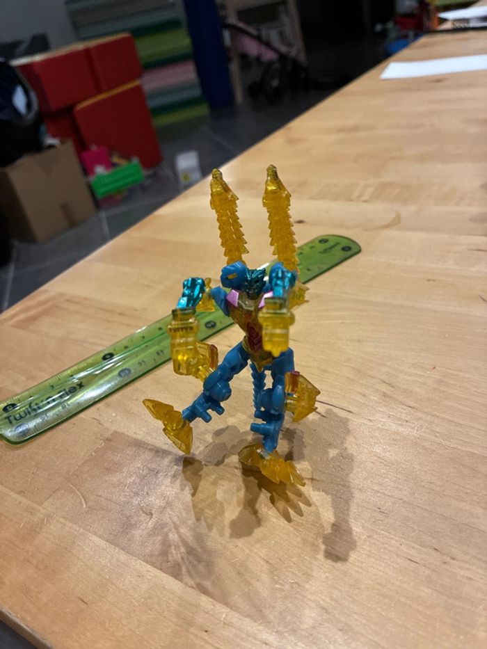 Figurine transformers