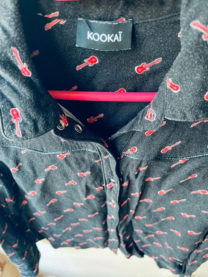 Sublime chemise kookai noir avec dessins guitare électrique taille 40 - photo numéro 6
