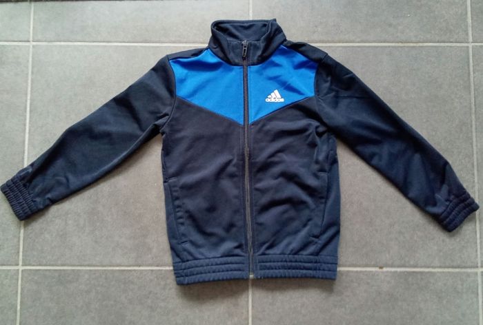 Veste Adidas taille 5/6 ans - photo numéro 1