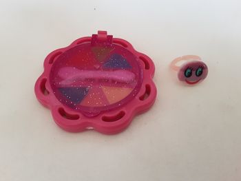 Palette faux maquillage + bague smiley