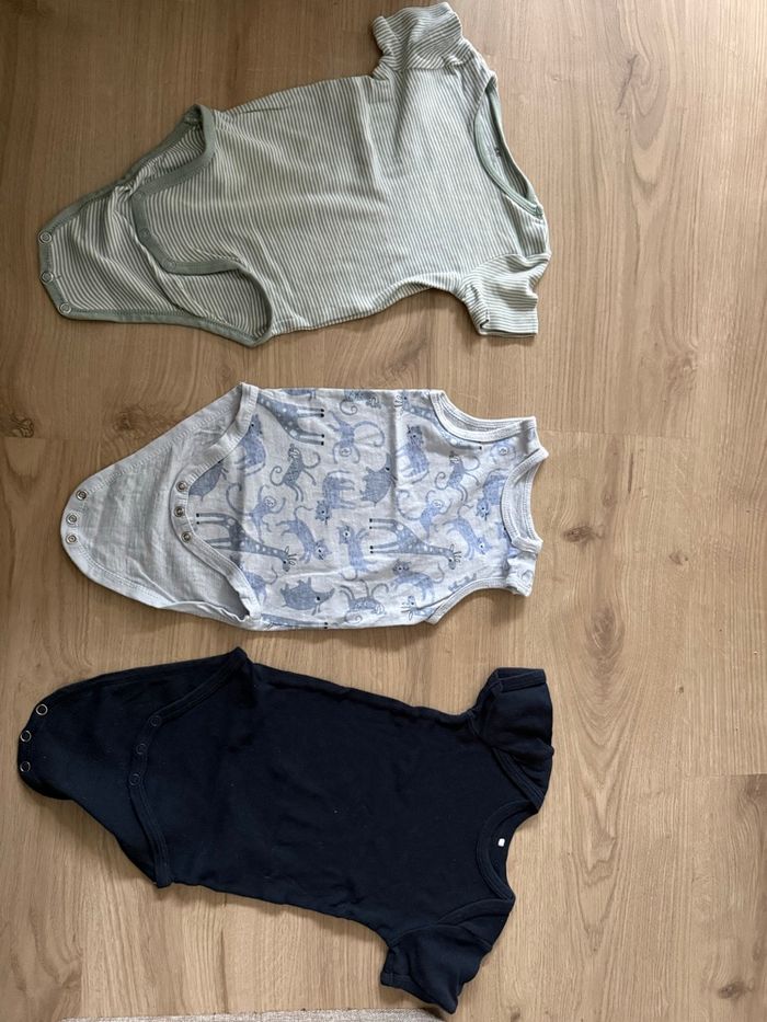 Grand lot bébé été  12 mois - photo numéro 8