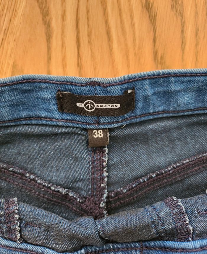 pantacourt pantalon 7/8 ème stretch bleu en jean taille 38 Mosquitos excellent état - photo numéro 3