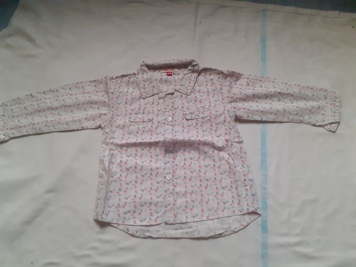 Chemise blanche motif petites voitures