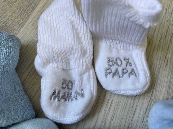 Lot 13 paires de chaussettes et 2 paires de chaussons - photo numéro 3