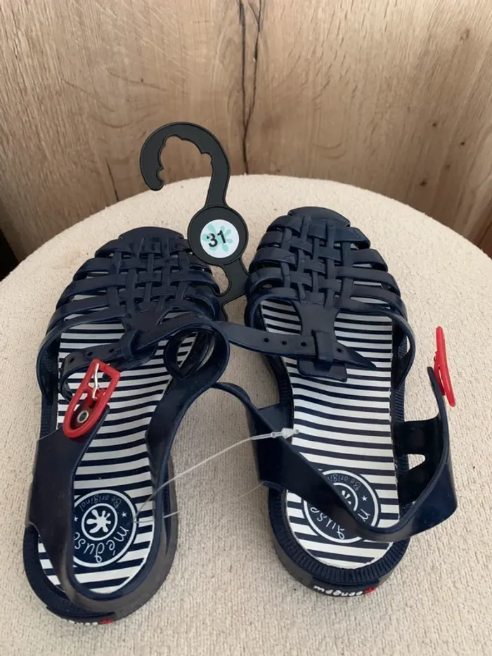 Jolies sandales méduse bleu marine pointure 31 neuves   #geollngenfant
