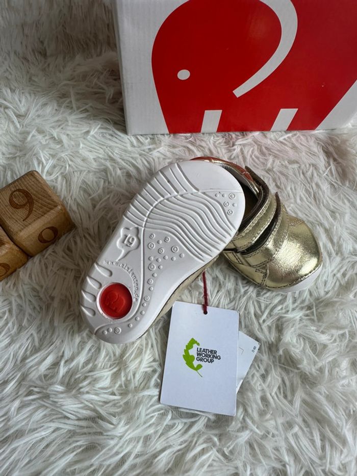 Paire de chaussures or Eledanten taille 19 - photo numéro 4
