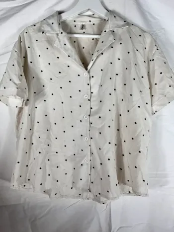 Chemise blanche à petits points noirs YesStyle