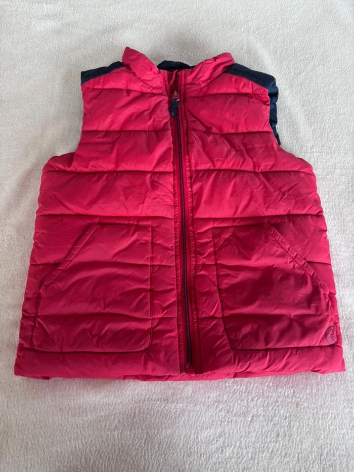 🌸Doudoune sans manche rouge 8 ans 🌸