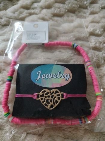 Bracelet et collier neuf