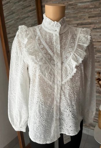 Chemise blanche col mao et volant 100% coton
