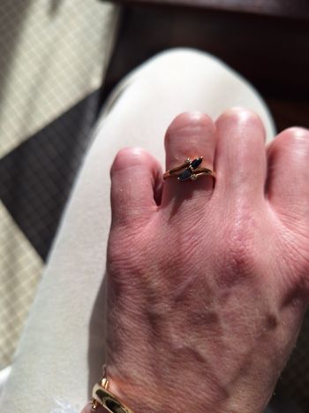 Bague plaqué or et pierres noires