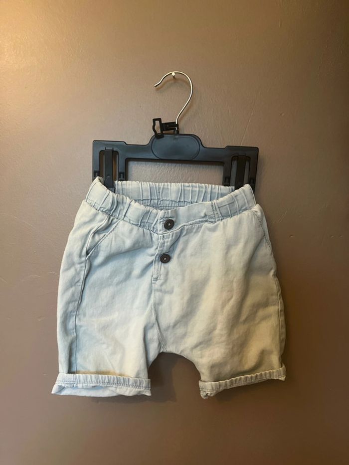 Short tape à l’œil