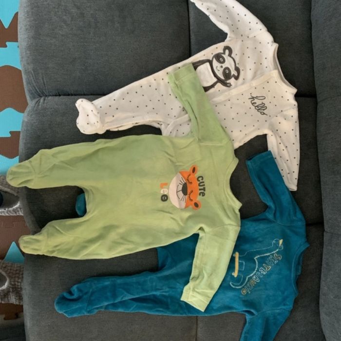 Lot pyjama 6 mois - photo numéro 4