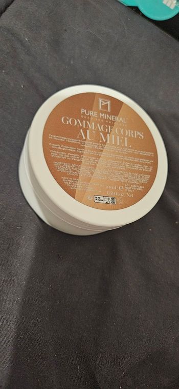 Gommage corps miel