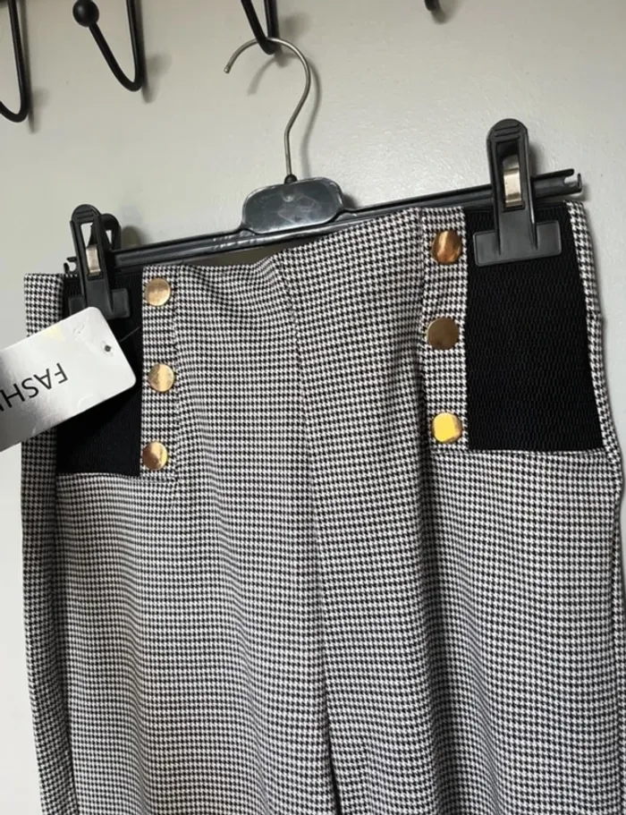 Pantalon noir et blanc - photo numéro 3