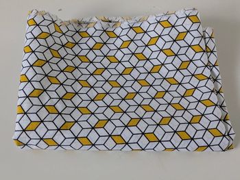 Coton carré blanc et moutarde