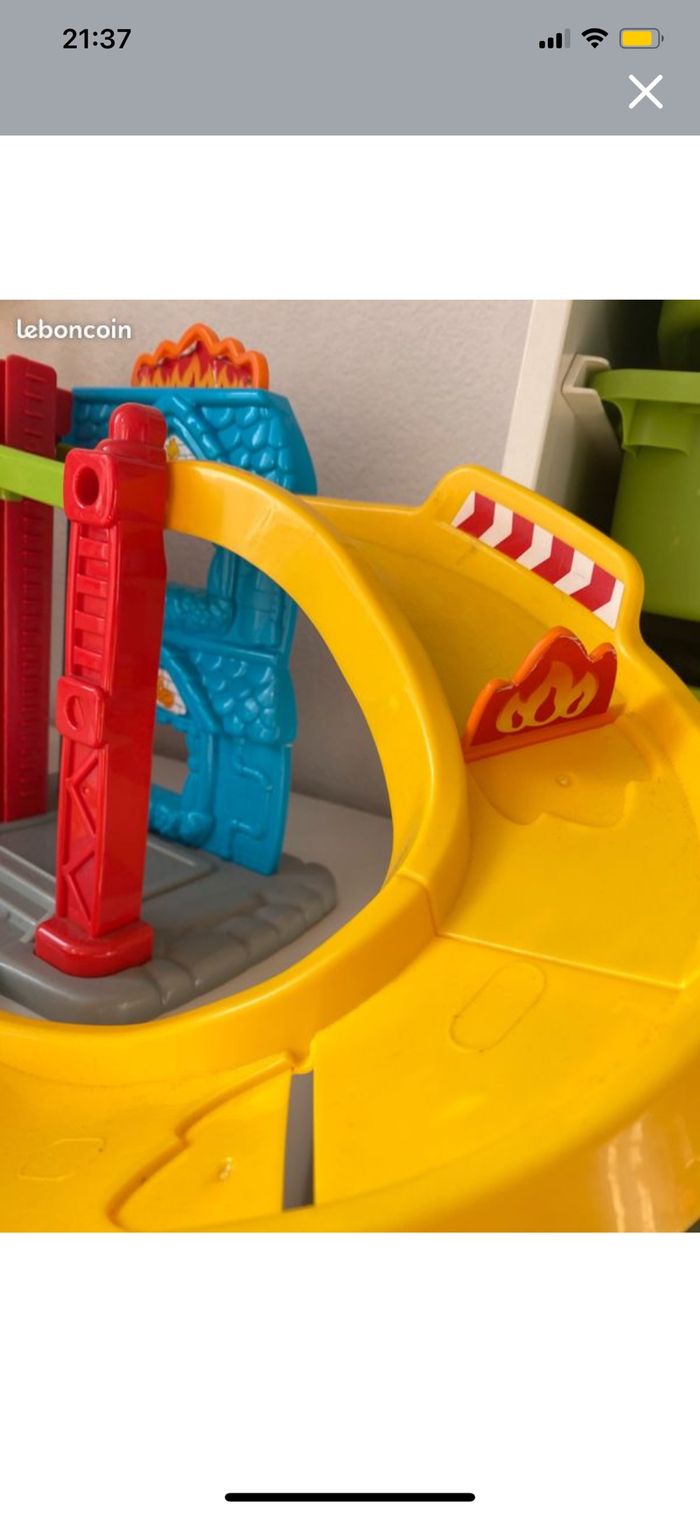 Caserne de pompier Circuit Tut tut bolide + véhicules voiture pompier , ambulance hélicoptère VTECH - photo numéro 9