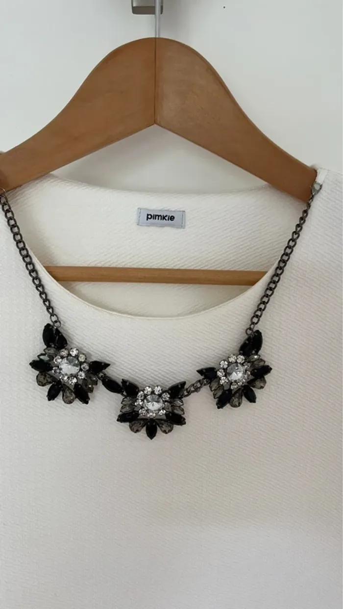 Top crème Avec bijoux amovible forme tee shirt - photo numéro 2