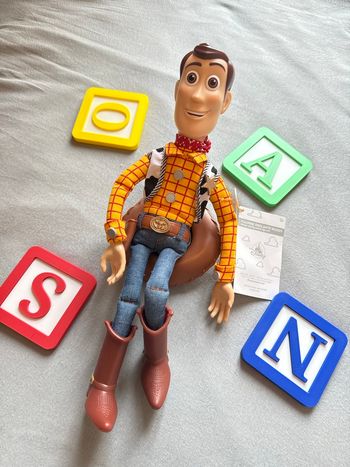 Woody toy story officiel 