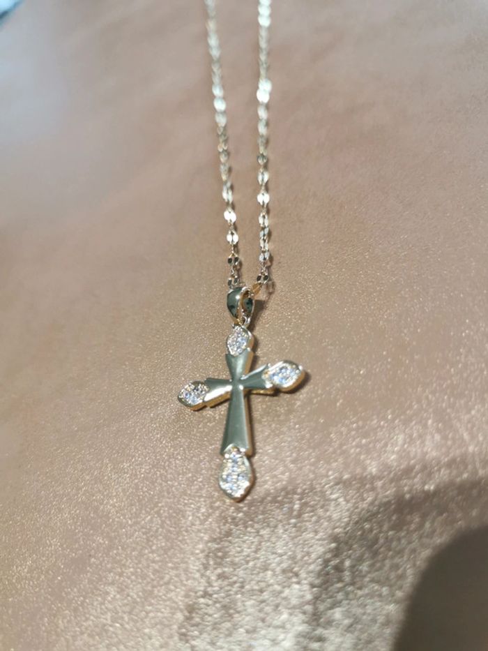 Collier et pendentif croix chrétienne dorée - photo numéro 4