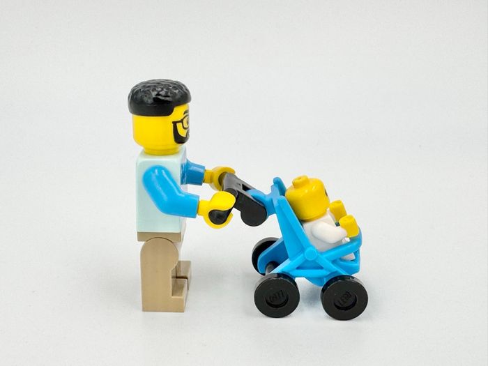 Lego City : Papa promène son Bébé dans la Poussette - NEUF - photo numéro 7