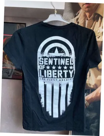 Tshirt Marvel Avengers Captain America Sentinel of Liberty Disneyland Paris