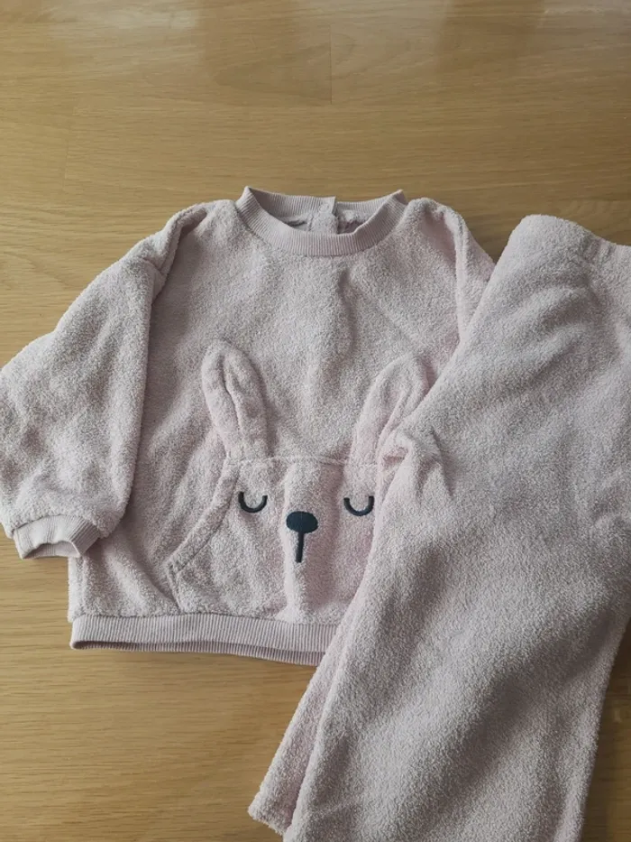 Ensemble lapin rose 12mois