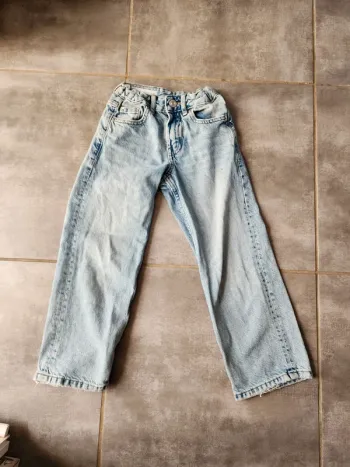 Jean wide leg zara 7 ans Très bon etat