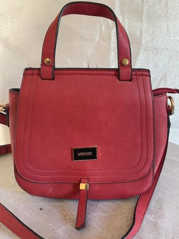 Sac à main / bandoulière Misako – Rouge élégant