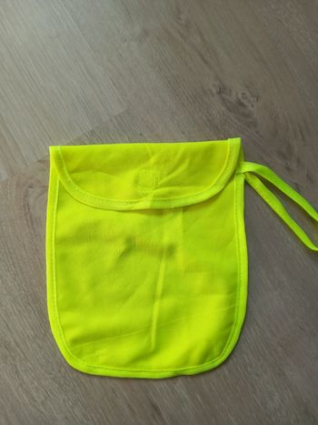 Pochette en tissu jaune fluo