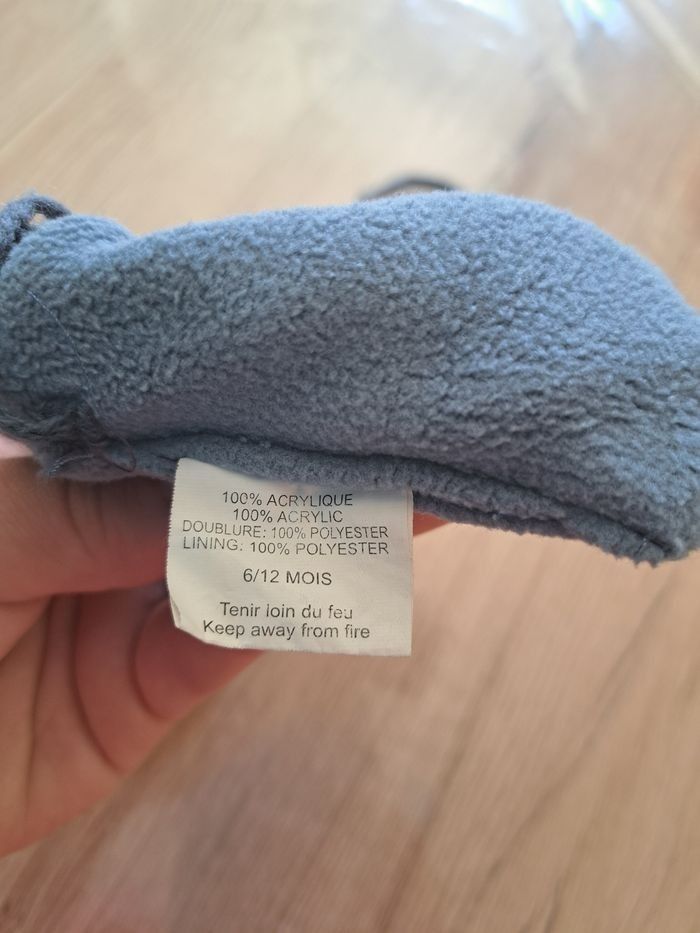 Paire de gants taille 6-12 mois - photo numéro 2