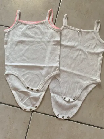 Lot de 2 body filles Kiabi 24 mois blanc