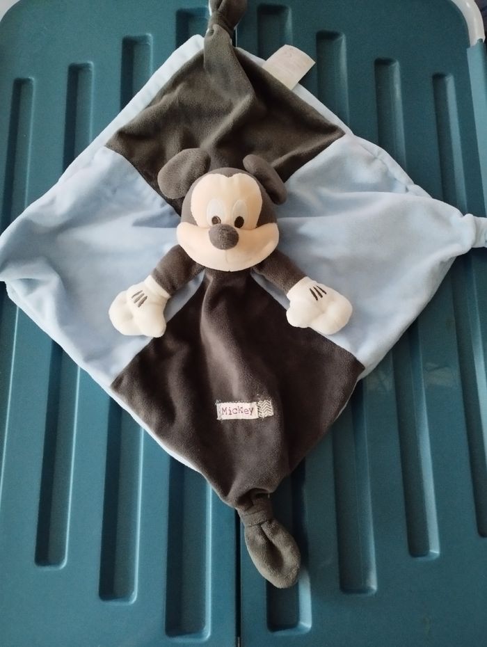 Doudou couverture Mickey - photo numéro 2