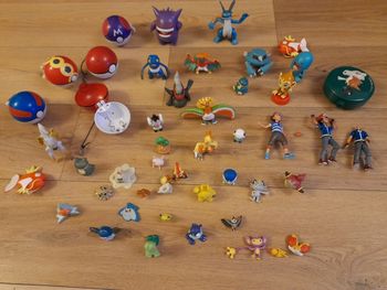 Gros lot de figurines Pokémon