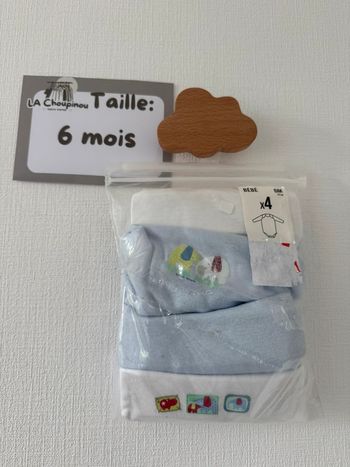 Lot 4 bodies manches longues - taille 6 mois 🌼