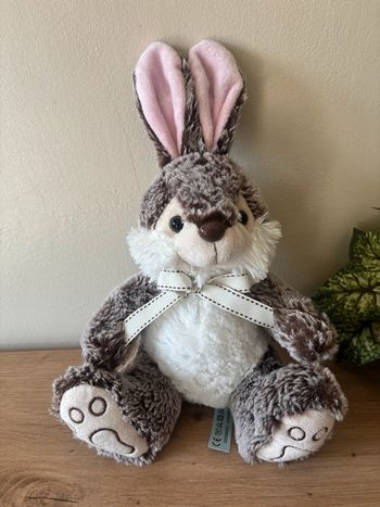 Doudou peluche lapin assis marron blanc simba toys nicotoy