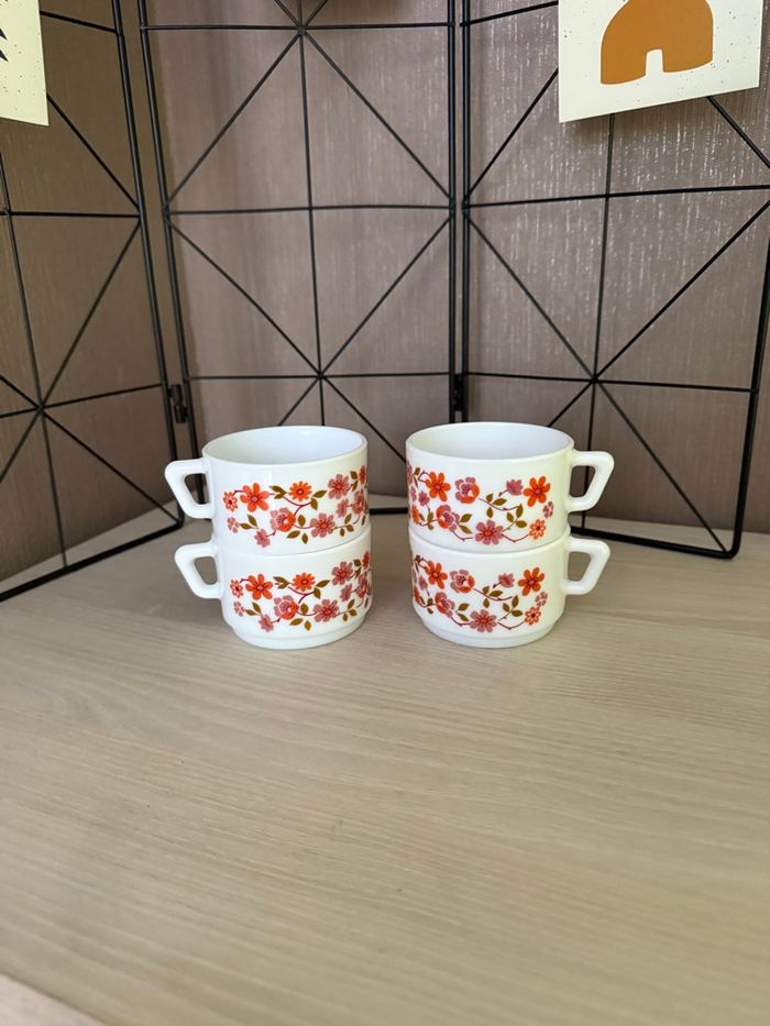Lot de 4 tasses Arcopal modèle Scania - photo numéro 2