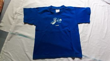 Tee shirt bleu motif dauphin