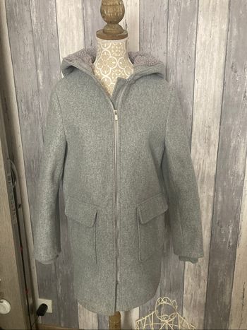 Manteau à capuche gris