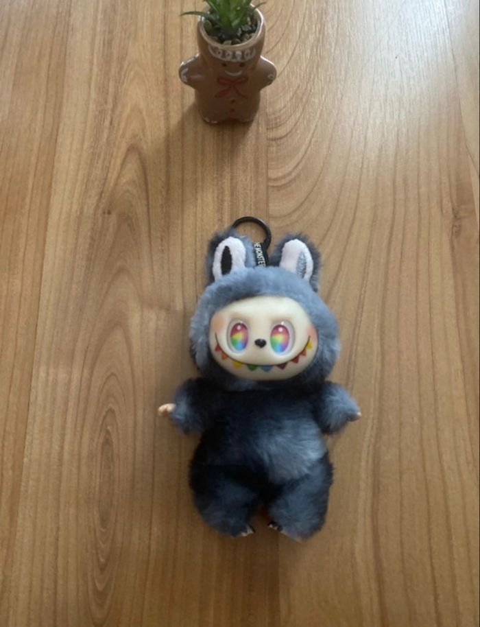 Labubu Noir et gris Rare