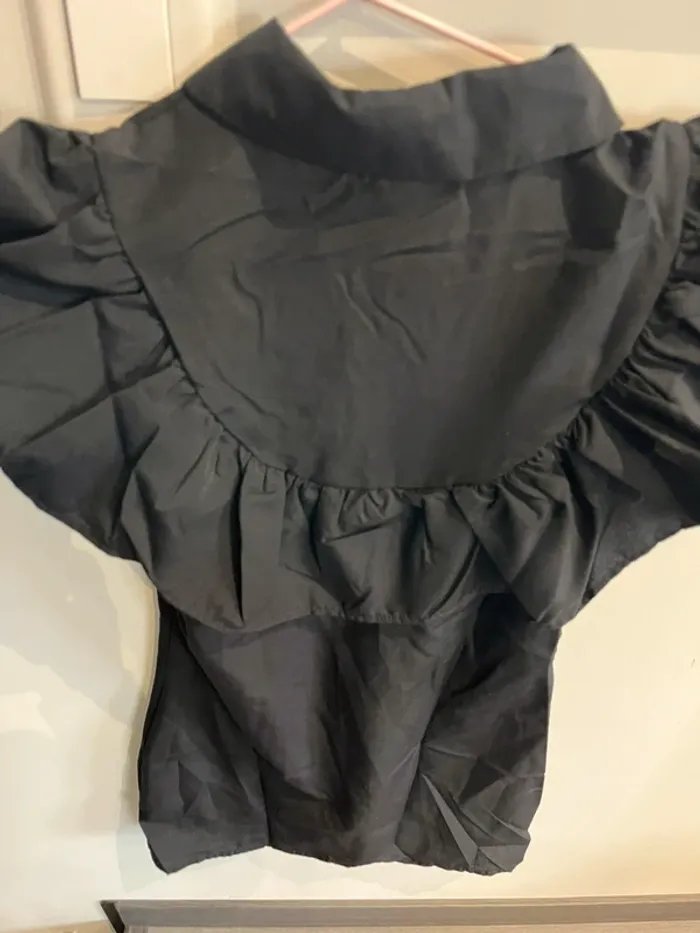 Robe noire volants - photo numéro 5