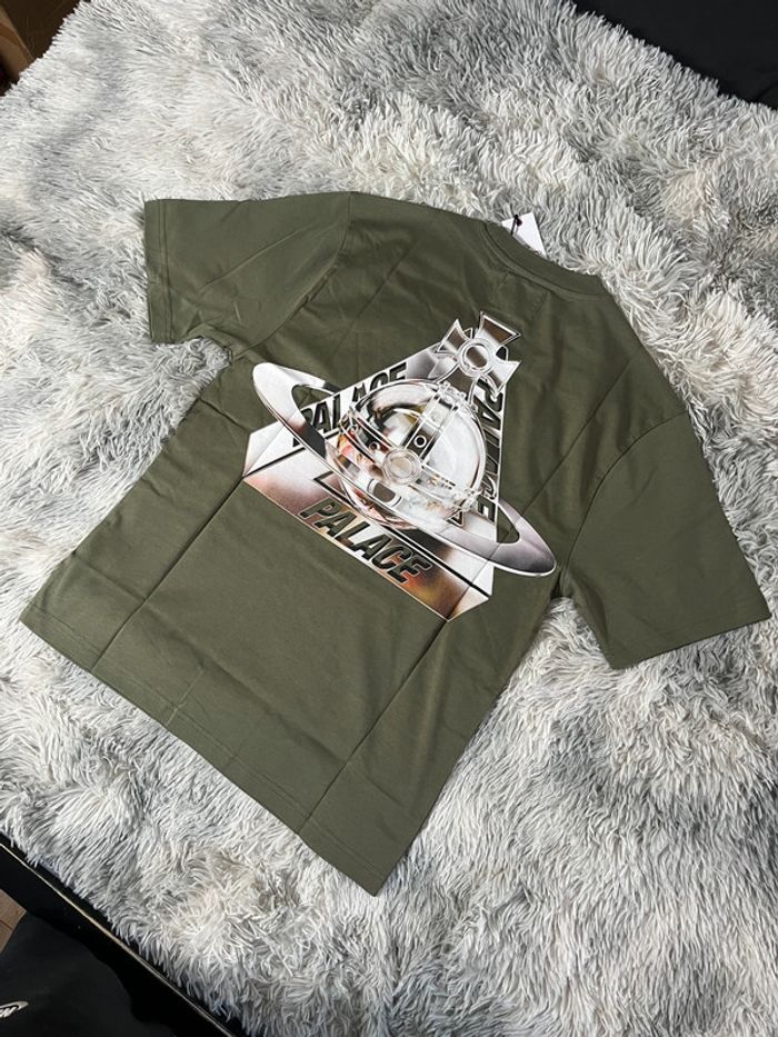 T-shirt Palace x Vivienne Westwood olive 🫒 - photo numéro 2