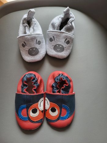 Lot chaussons bébé
