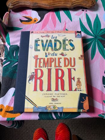 Les évadés du temple du rire