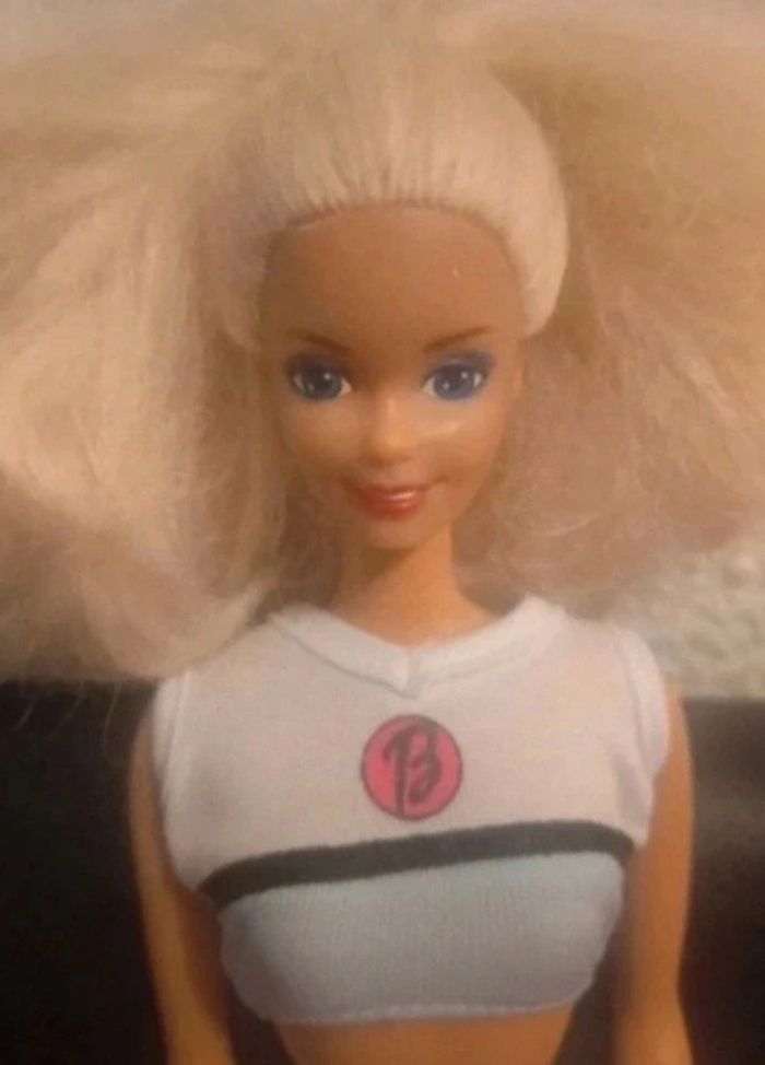 Barbie habillée en short et débardeur assorti, Mattel - photo numéro 2