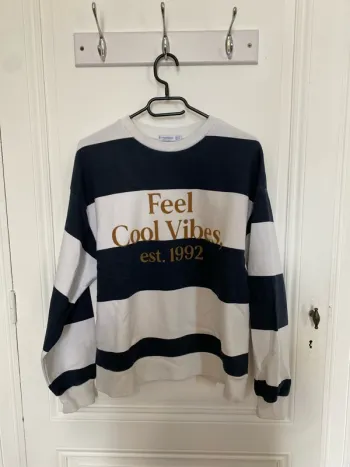 Pull Stradivarius XS
